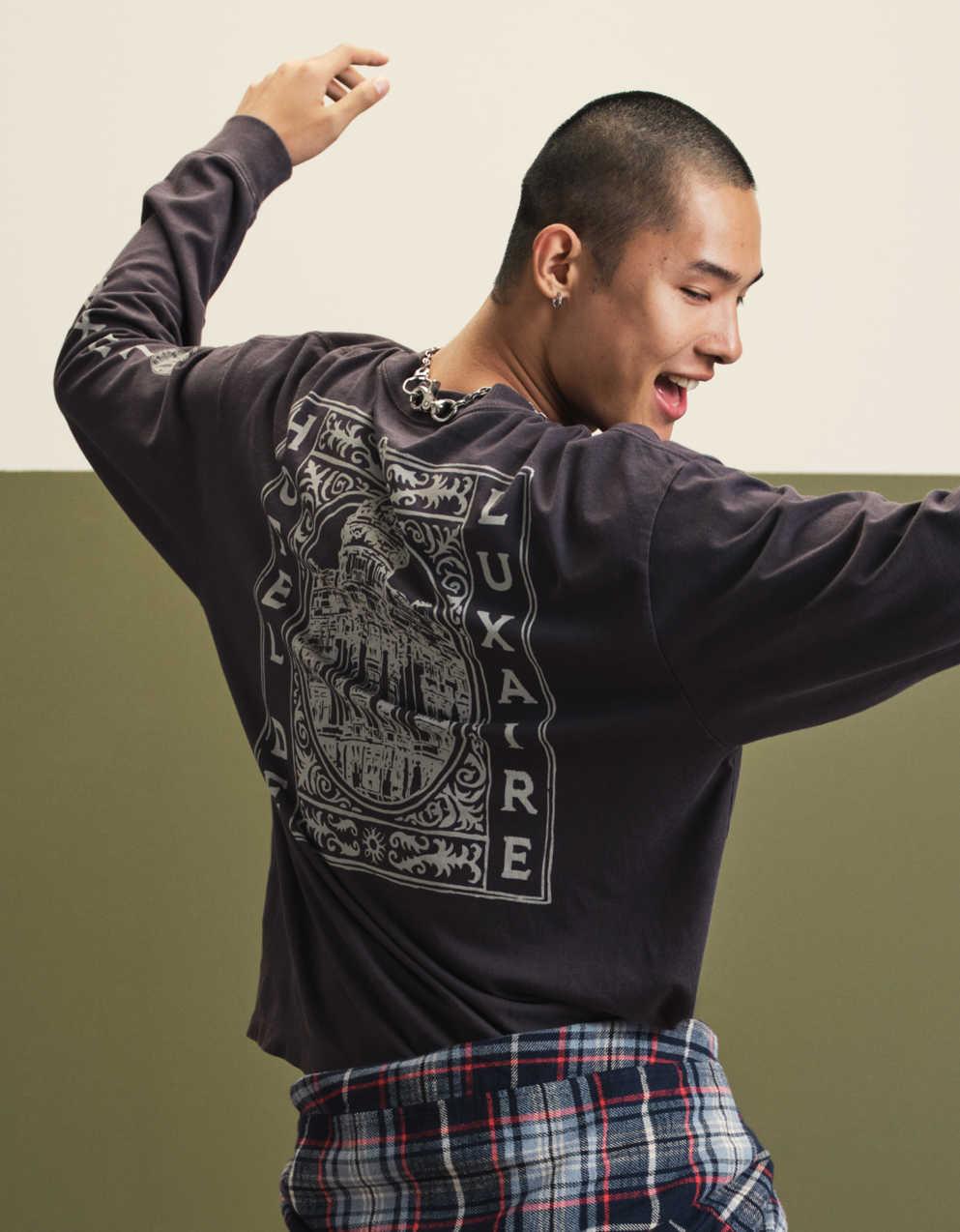AE Boxy Long Sleeve Graphic T-Shirt