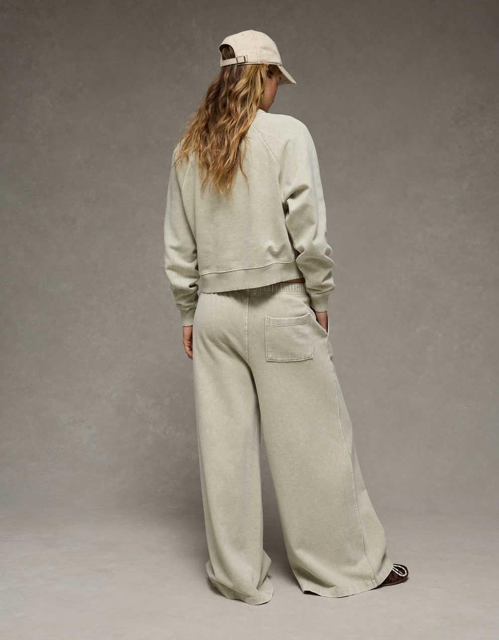 AE Everyday Luxe Wide-Leg Sweatpant