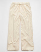 AE Cozy Dreamy Drape Low-Rise Ultra Wide-Leg Jean