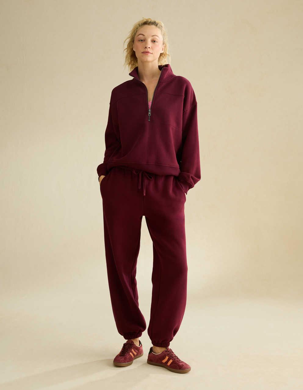 AE Everyday Luxe Low-Rise Baggy Jogger