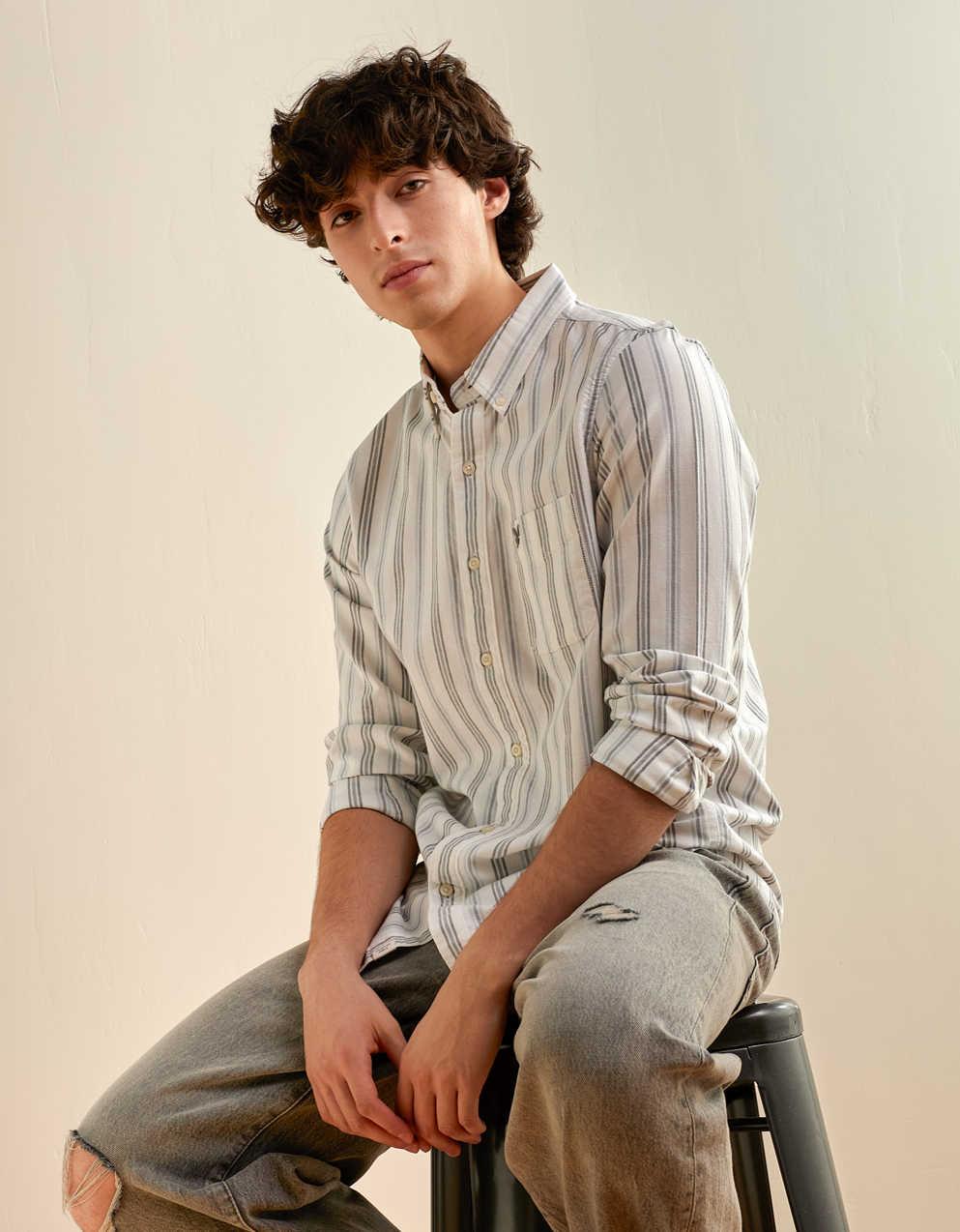 AE Everyday Slim Oxford Button-Up Shirt