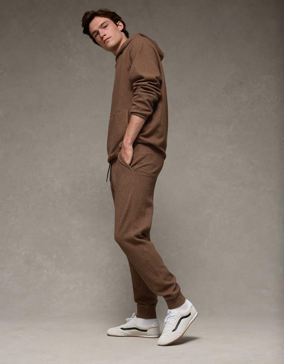 AE 24/7 Textured Fleece Jogger