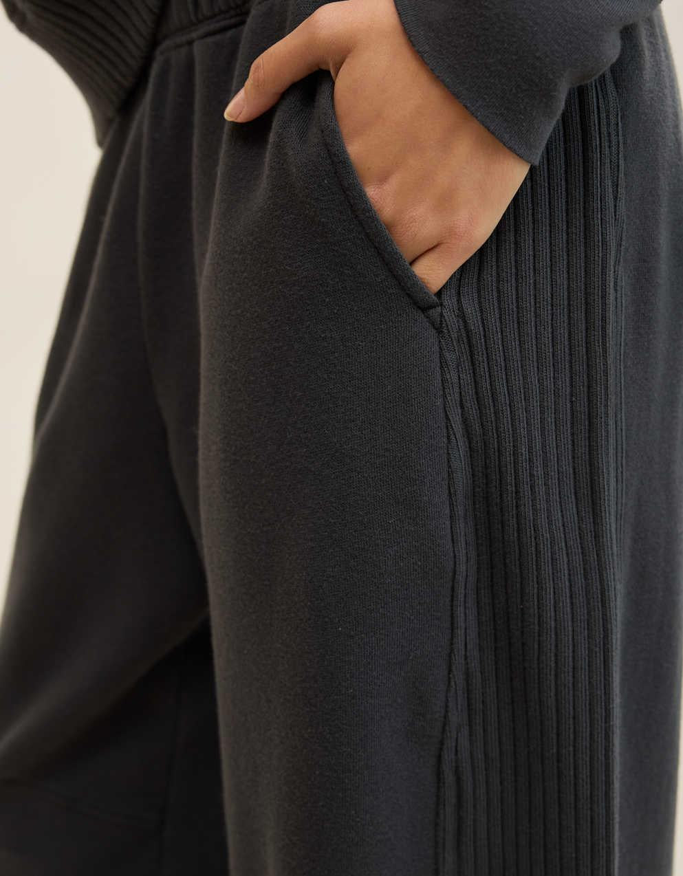 Aerie Oh Snap! Barrel Sweatpant
