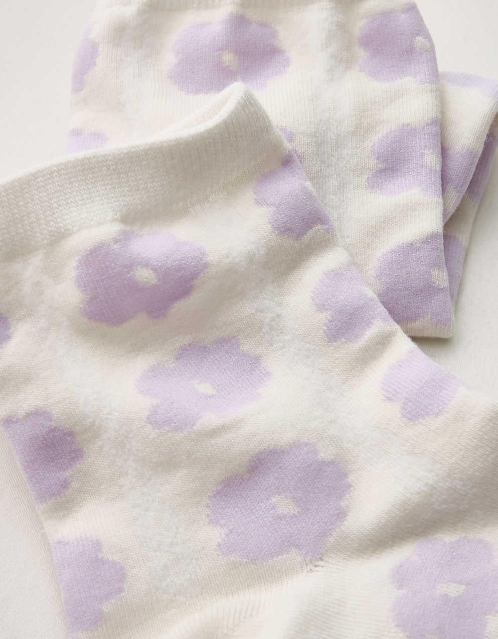 Aerie Puffy Daisy Pointelle Quarter Socks