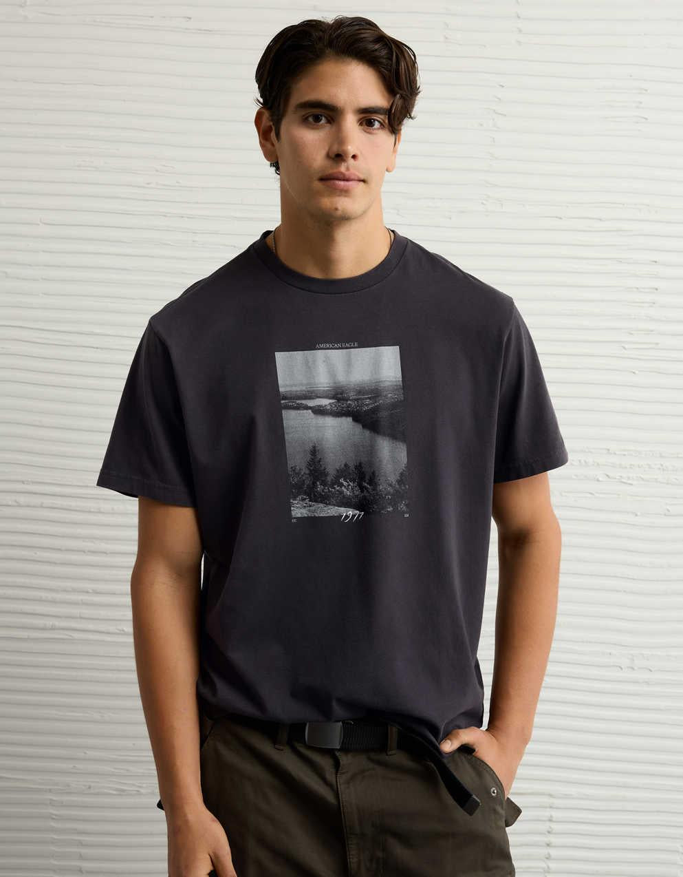 AE Standard Fit Logo Graphic T-Shirt