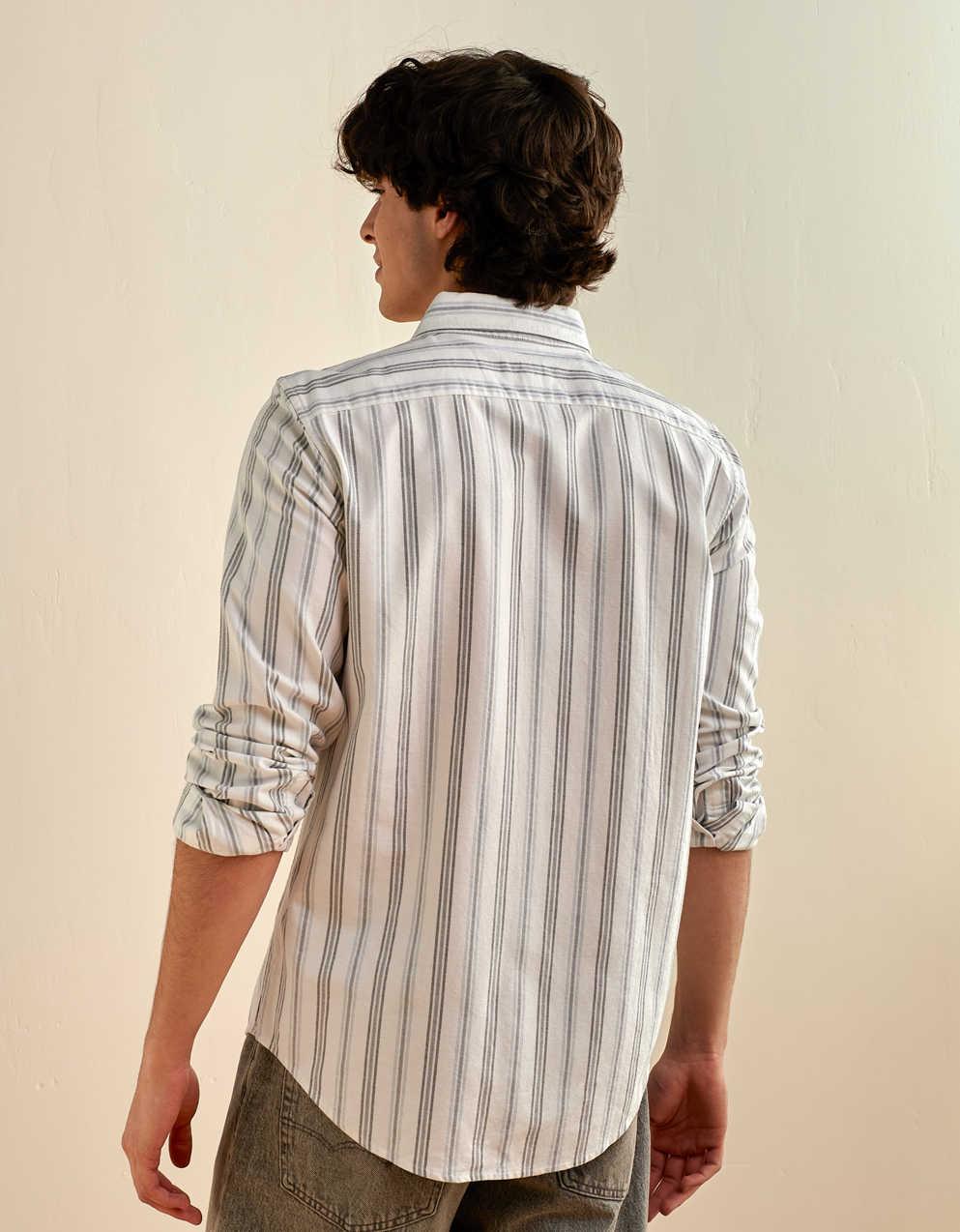 AE Everyday Slim Oxford Button-Up Shirt