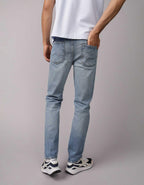 AE Slim Straight Jean