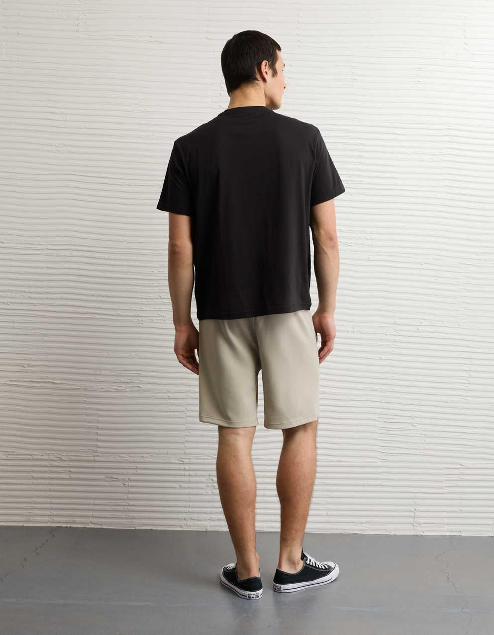 AE Standard Fit Lightweight Logo Graphic T-Shirt